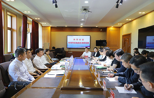 长春市副市长赵显到市传染病医院调研指导工作