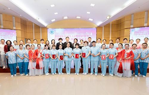 致敬白衣天使 在荣誉中绽放风采