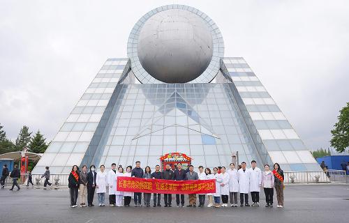 深化党建合作，“红医”服务走进长影世纪城