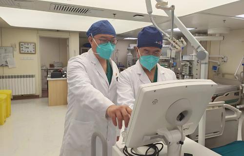 双疾缠身求医无果，精准治疗医病医“心”