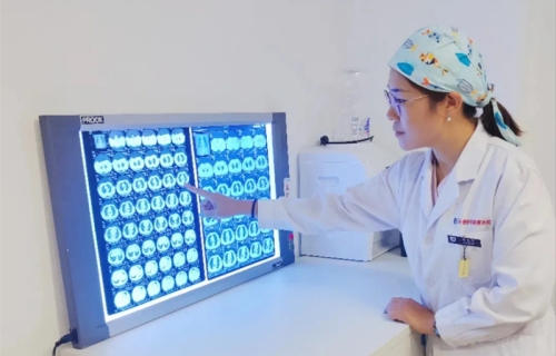 暖心医患丨青春与病魔狭路相逢，看医者如何帮23岁的她破局！