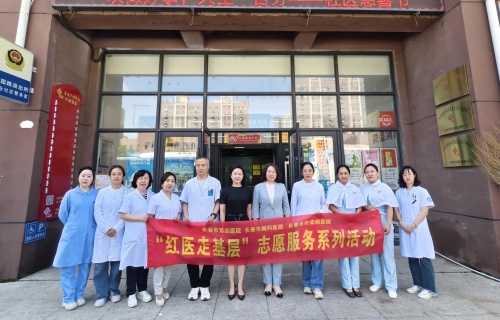 义诊走进六合社区，综合院区打通健康“最后一公里”